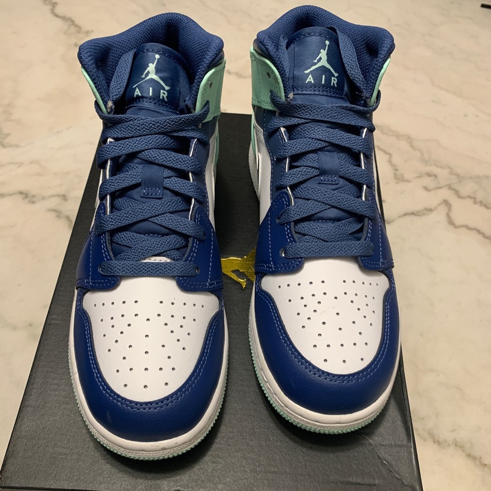 Jordan 1 Mid - Picture 3 of 6